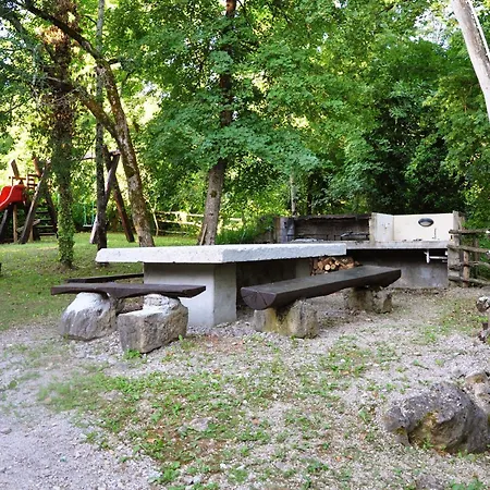 In Mit Grill, Garten Und Gemeinschaftlichem Pool *