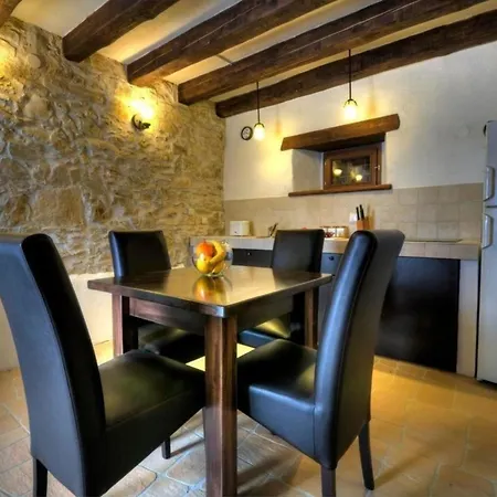 In Mit Grill, Garten Und Gemeinschaftlichem Pool Holiday home Kotli